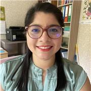 Je suis professeure d'anglais et d'espagnol en France. 
J'ai déjà travaillé aves les niveaux collège et lycée.